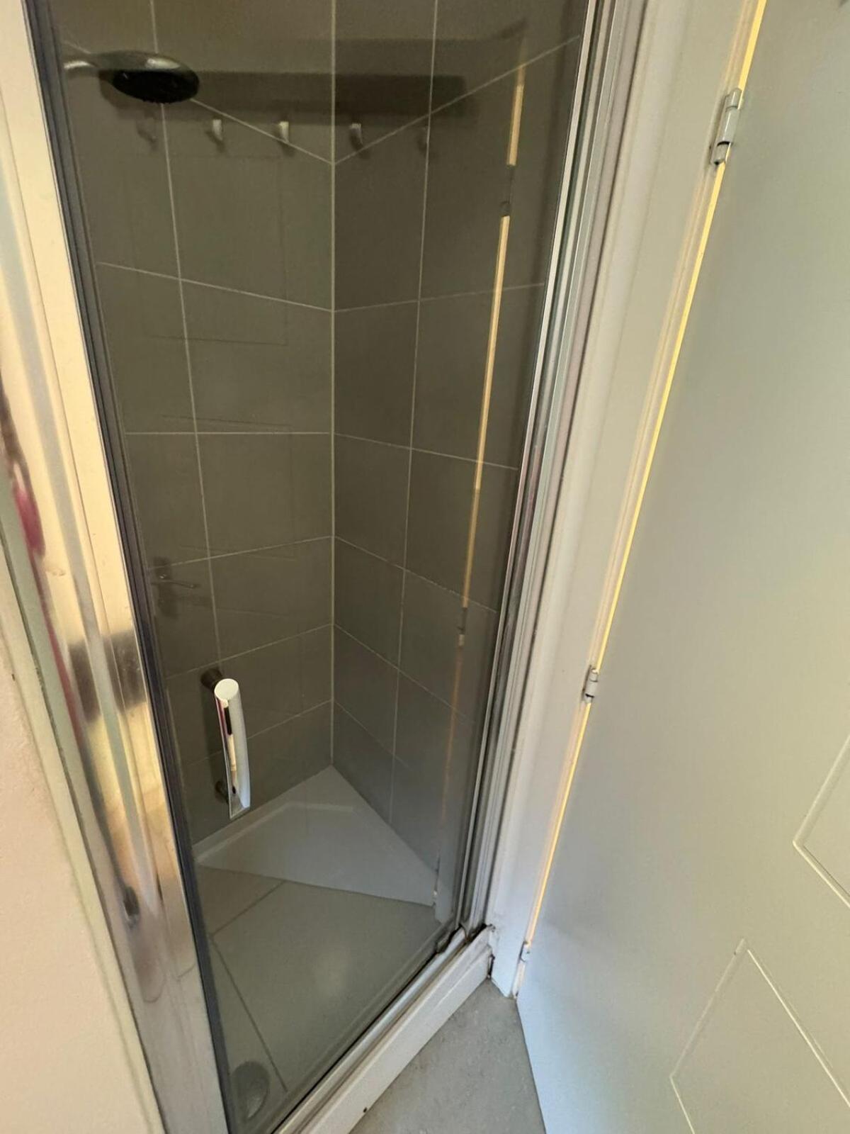 Trendy 2 Bed Hideaway With Secure Parking